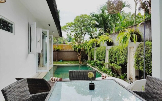 Villa Putih Berawa