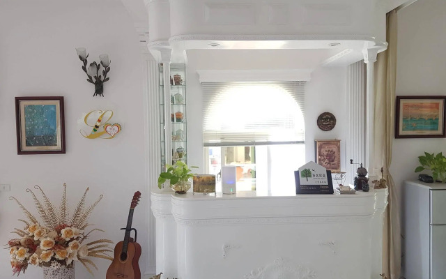 Loving Hut Paradise Island Vegan Bed and Breakfast
