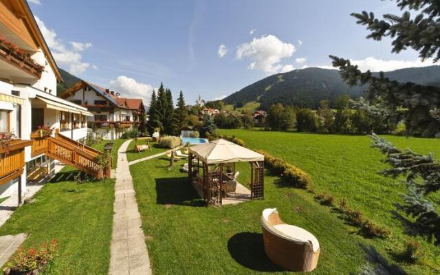 Helmhotel