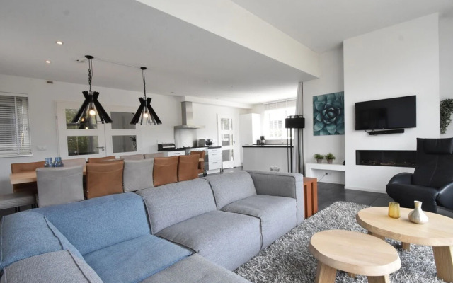 Modern Villa in Harderwijk with Hot Tub