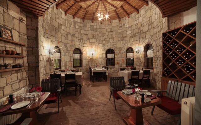 Vinifera Vineyards Hotel
