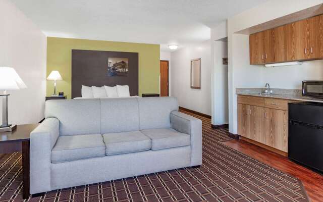 Super 8 by Wyndham La Crosse