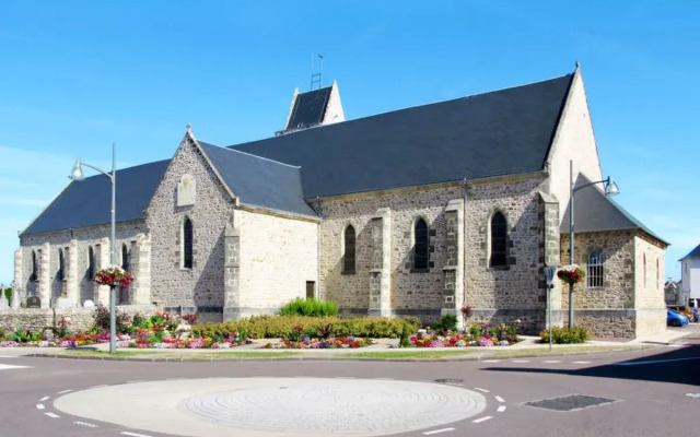 Holiday Home Zoé (CEZ407)