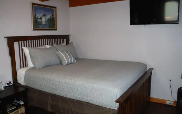 Talkeetna Love-Lee Cabins