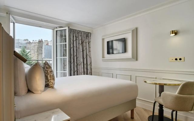 Posy Hotel by Happyculture