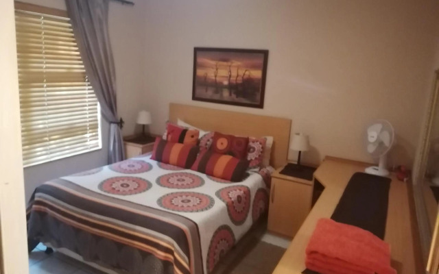 Captivating 3-Bed House in Kempton Park