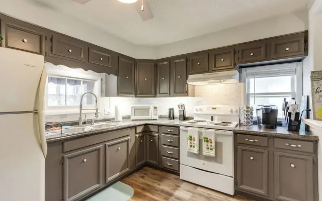 Walkable & Updated Nevada Home: Family Friendly!