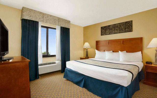 Roosevelt Grand Dakota, SureStay Collection by Best Western
