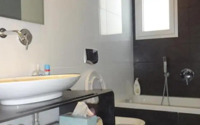 Esther Hamalka – Luxury 3 Bedroom and Balcony