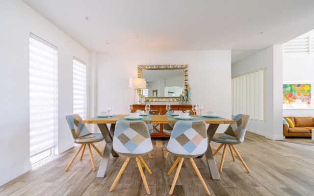 Ocean View! Fully Renovated Villa, Private Pool!