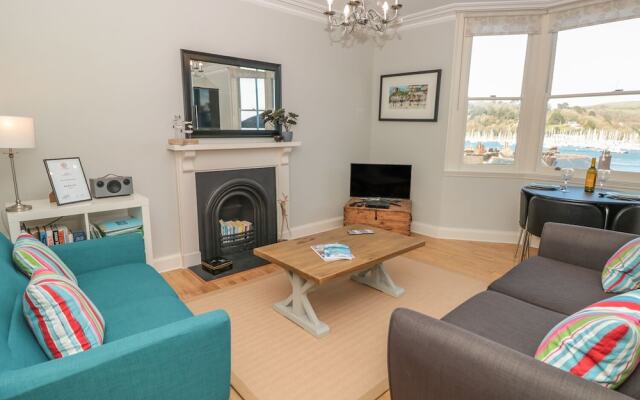 32 Newcomen Road