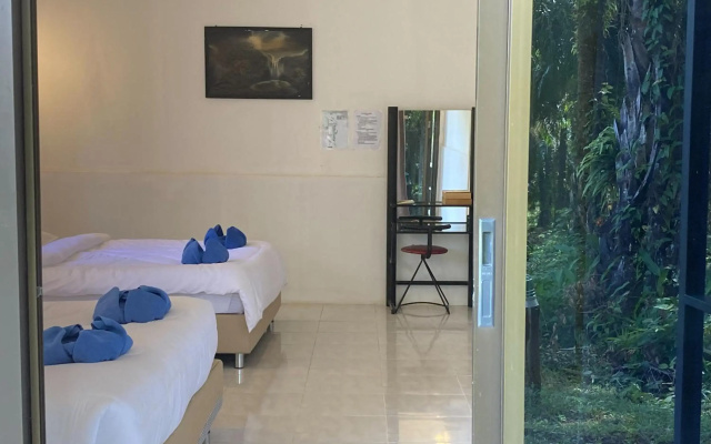 Khao Sok Evergreen House