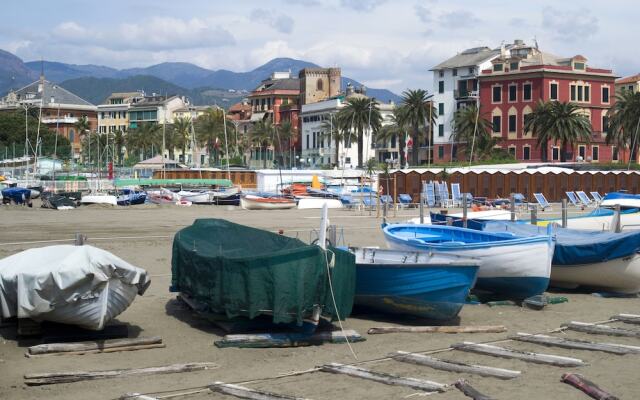 Sestri Mare & Beach Services Residence