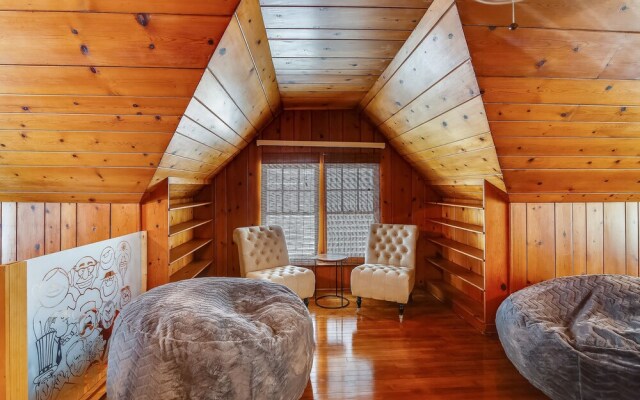 Crockett Retreat 4 Bedroom Home