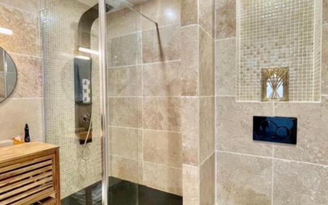 "Chez Jules" Spacious apt with 2 balconies in Marseille