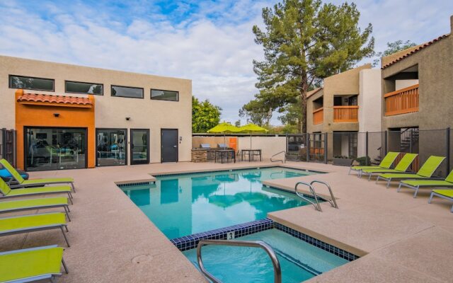 Cozy 2BR Heated Pool 219 by Wanderjaunt