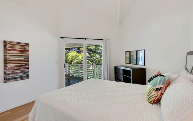 Hale Keoniana 5 Bedroom Home