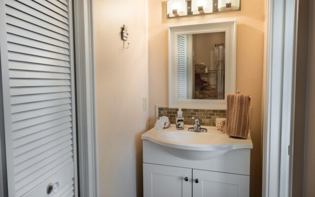 Holiday Hideaway condo