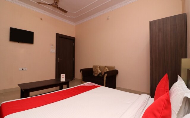 OYO 24145 Haveli Amar Niwas
