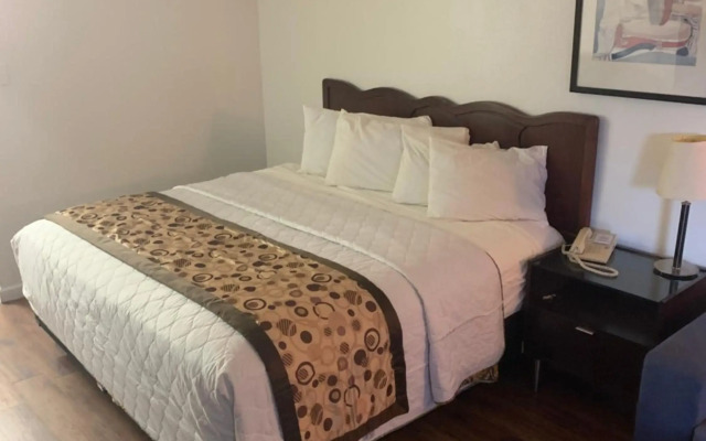 Smokey Point Motor Inn