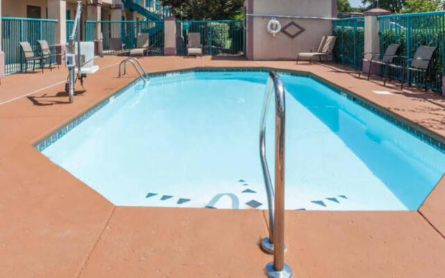 Days Inn Franklin Nashville