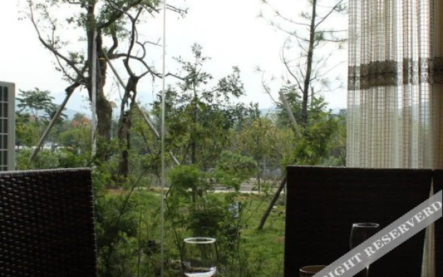 Zaishui Yifang Art Resort