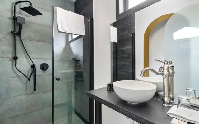 Helios Boutique Suites by La Finca Hotel