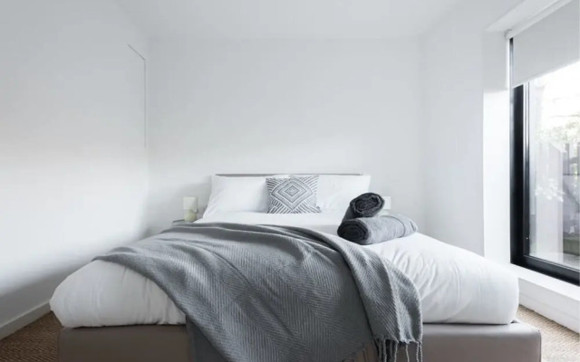 The Cliffside Loft - Distinctly Modern 3Bdr Riverside Home