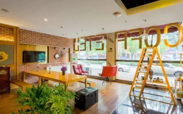 James Joyce Coffetel Qinhuangdao People Park Plaza