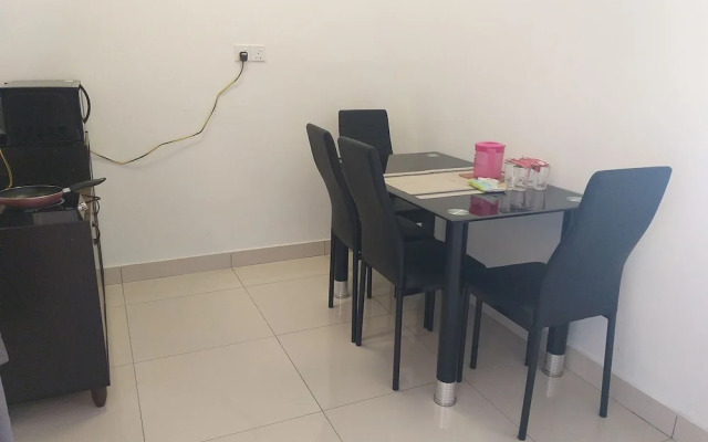 Raffles Suites Homestay