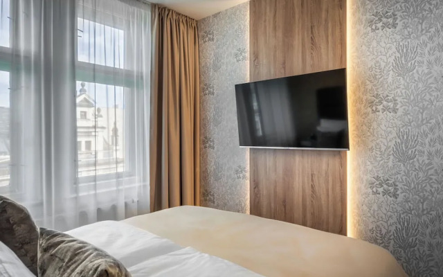 Theatre 9 Apartment by Adrez Living