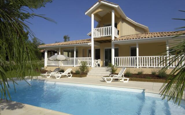 Beautiful Villa With a Private Pool Behind the Dunes