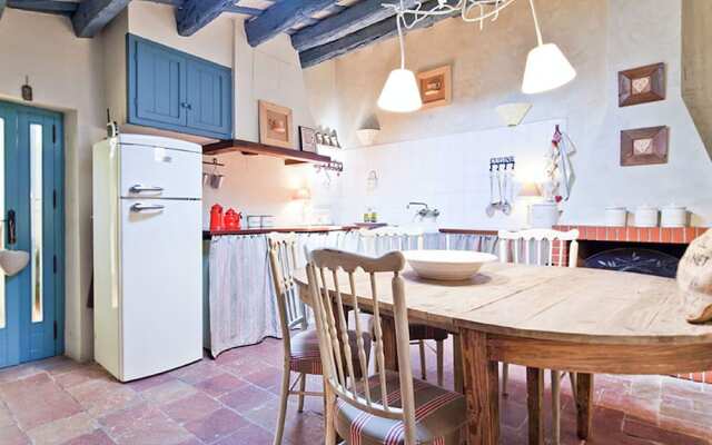 Traditional House Restored for 6 Persons With Pool in Ullastret