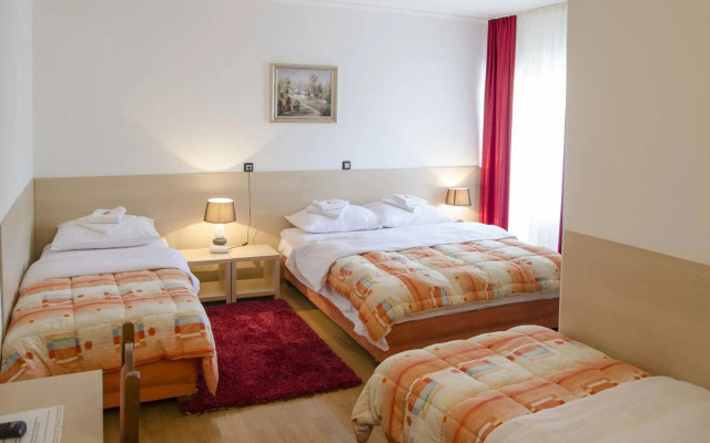 Viv Hotel