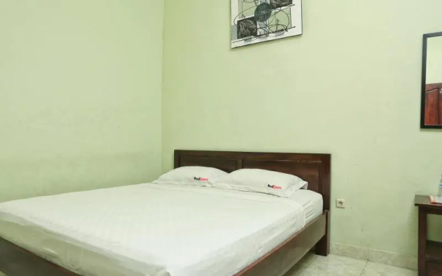 RedDoorz @ Mataram Kuta 3