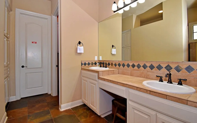 Pet-friendly Oasis in Gated Community!