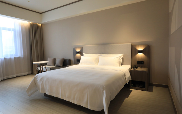 HanTing Hotel (Huludao Yuhuang Mall)