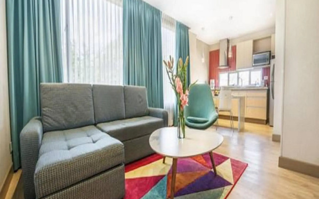 Hotel Plaza Suites