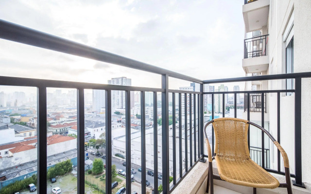 Apê iluminado e com vista alta no Brás