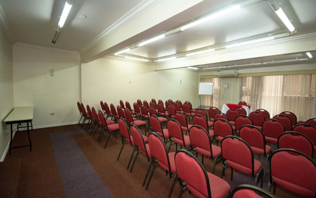 Trevi Hotel & Business