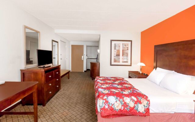 Clarion Hotel & Conference Center Lansing West