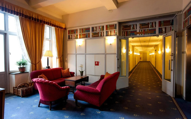 First Hotel Statt