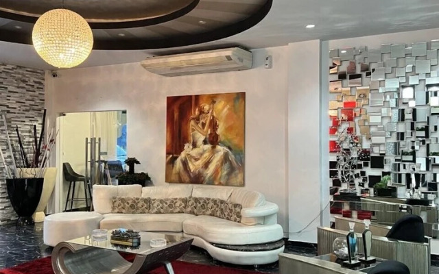 Basha Hotel & Restaurant