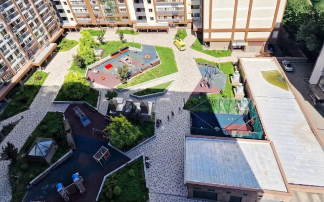 Apartment on Batyr 41