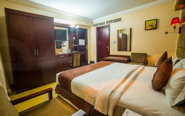 Elegance Castle Hotel