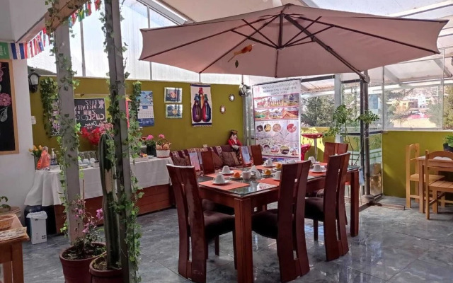 Hermoza House Bed & Breakfast