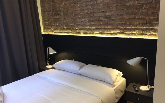 Modern Catalan Apartments by Olala Homes