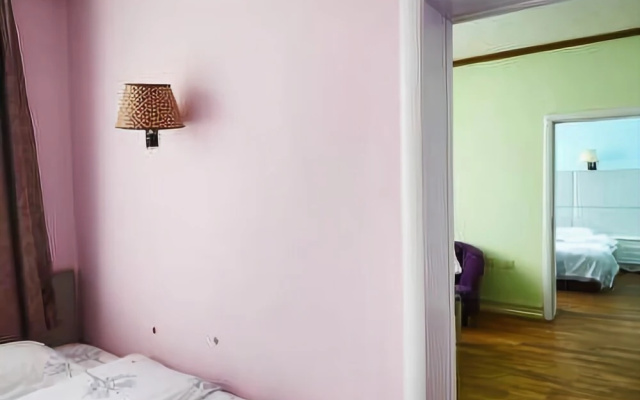 Hai Yue Holiday Hotel