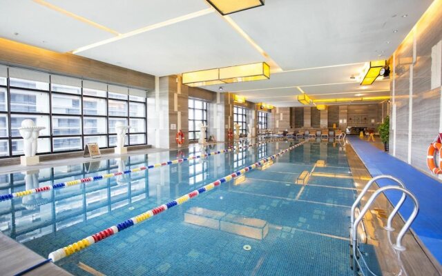 Hilton Guangzhou Baiyun - Free Shuttle for Canton Fair Period, Close to Luhu Golf Club & Leather Market