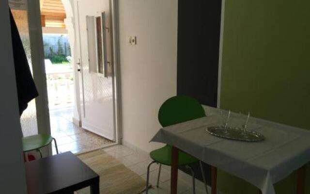 Apartmanház Mediterrán